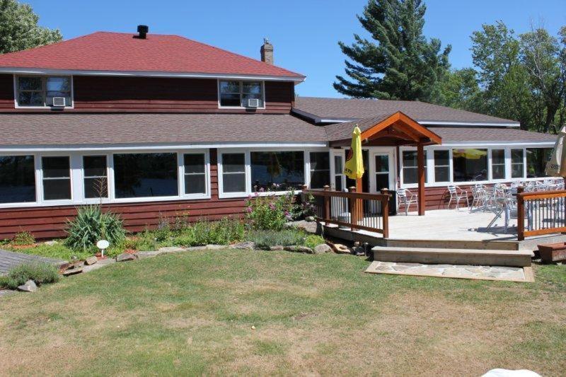 Red Umbrella Inn Minden Hills エクステリア 写真