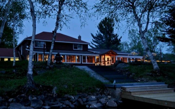 Red Umbrella Inn Minden Hills エクステリア 写真