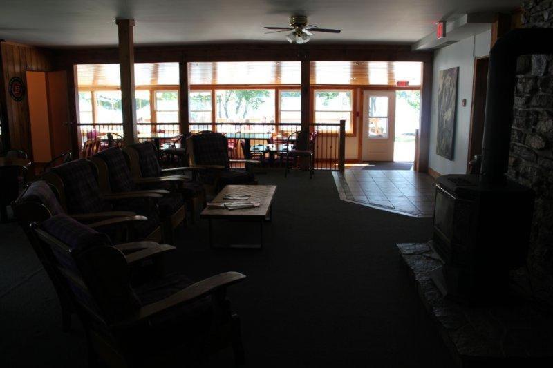 Red Umbrella Inn Minden Hills エクステリア 写真