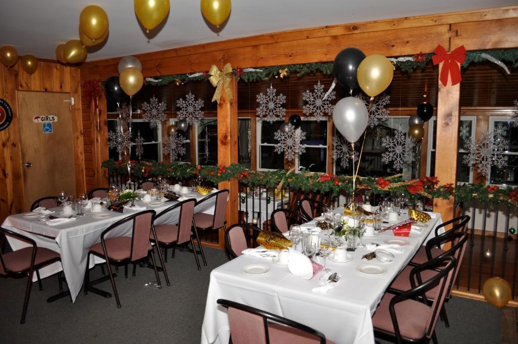Red Umbrella Inn Minden Hills エクステリア 写真