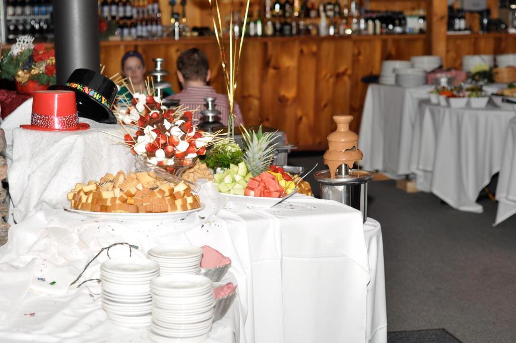 Red Umbrella Inn Minden Hills エクステリア 写真